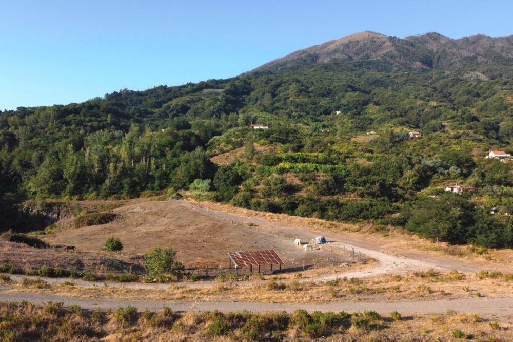 Ranch house on hills of Vesuvius National Park